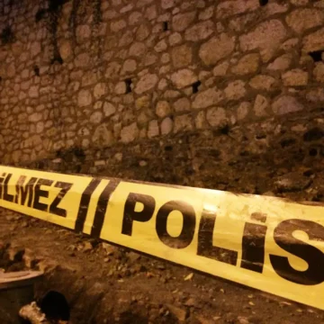 Adalet Bakanlığı dosyaları üzerinde çalışan ekiplerin görüntüsü