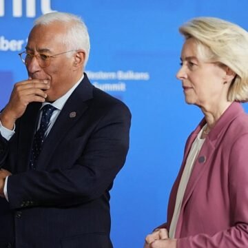 İzlanda'nın 'hayır' çıkmasının ardından AB kurumları ölçülü bir dil kullandı. İzlanda'nın AB üyelik referandumu sonrası Brüksel'in açıklaması