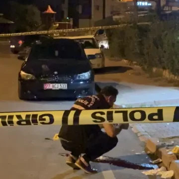 Kayseri Melikgazi'de baba-oğul arasında çıkan bıçaklı kavgaya müdahale eden polis ekipleri