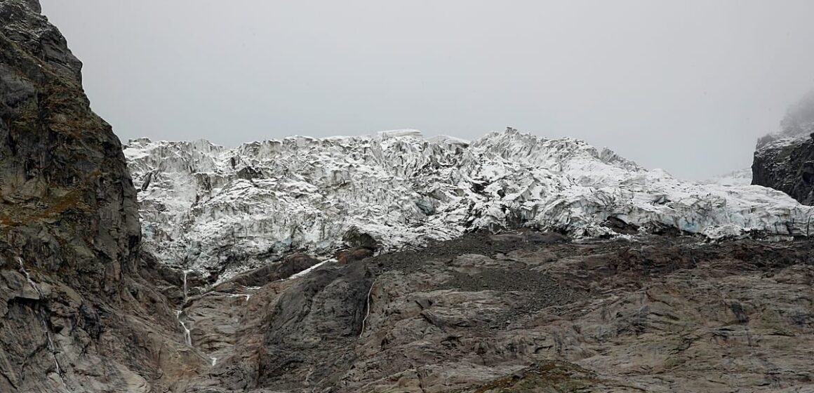 Marmolada buzulunda hızlanan erime ve erime sularının oluşturduğu vadiller