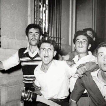 6-7 Eylül 1955 olayları sırasında İstanbul'da yağmalanan bir dükkânın arşiv görüntüsü
