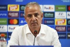 İsmail Kartal maç sonu basın toplantısında mikrofon başında