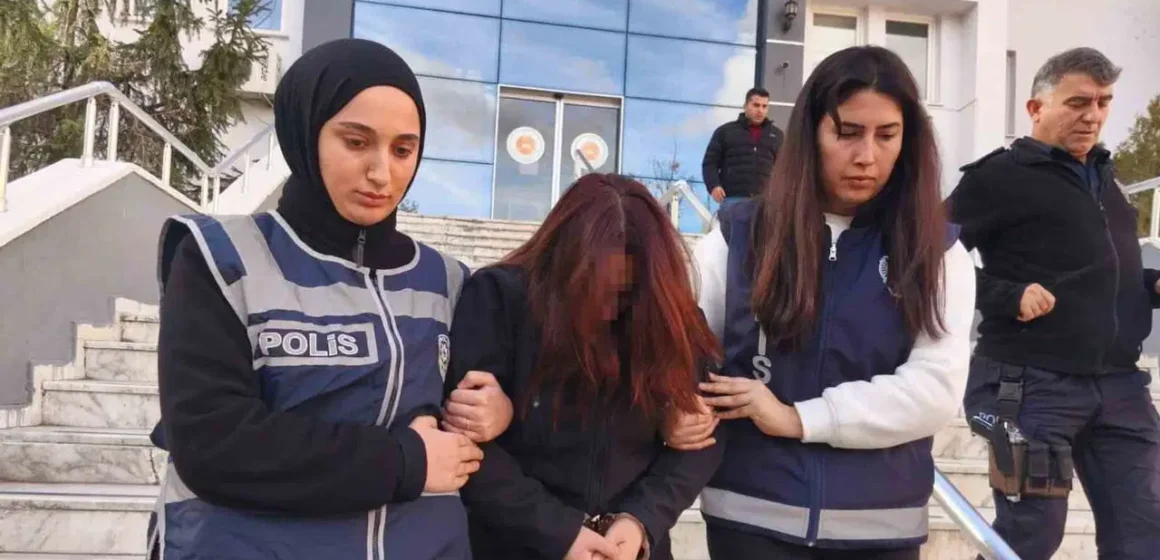 Kahramanmaraş'ta bebeğe şiddet davasının görüldüğü mahkeme salonu Kahramanmaraş 10. Asliye Ceza Mahkemesi duruşma salonu