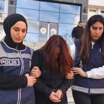 Kahramanmaraş'ta bebeğe şiddet davasının görüldüğü mahkeme salonu Kahramanmaraş 10. Asliye Ceza Mahkemesi duruşma salonu