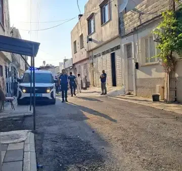 Kilis Mücahitler Mahallesi'nde silahlı kavga sonrası olay yerine sevk edilen polis ve sağlık ekipleri