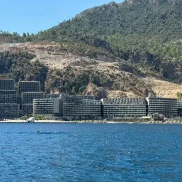 Marmaris Kızılbük kıyısında Sinpaş projesinin yapılaşma alanı