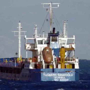 TCG AKIN'ın ROV cihazı önce geminin ismini görüntüledi, enkazın yeri netleşti Tuğberk İmamoğlu gemisinin 720 metre derinlikteki enkazı
